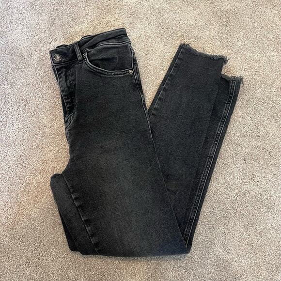 We The Free Women's Black Grey Distressed Skinny Jean Raw Hem Size 29 - Picture 1 of 11